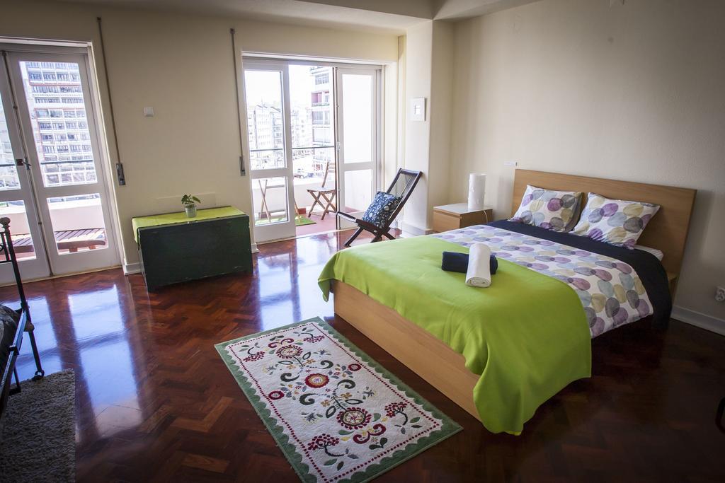 Autentik Guest House Lisbona Esterno foto