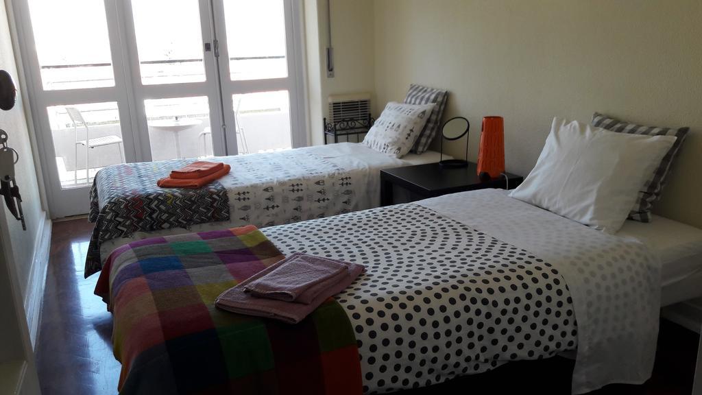 Autentik Guest House Lisbona Esterno foto